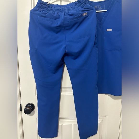 Figs Winning Blue scrub set - Picture 4 of 5